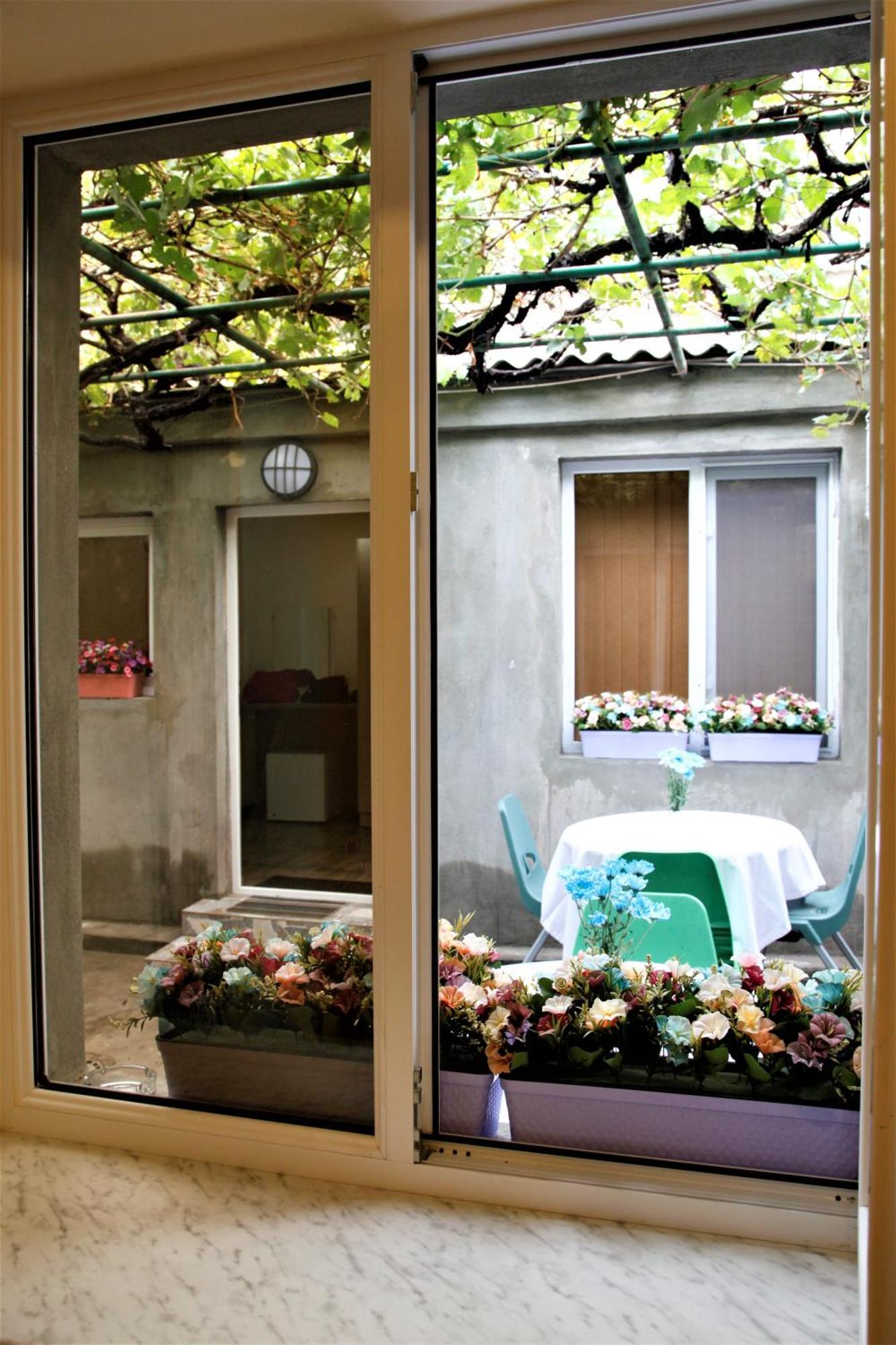 Albert House Hotel And Tours Yerevan Bagian luar foto