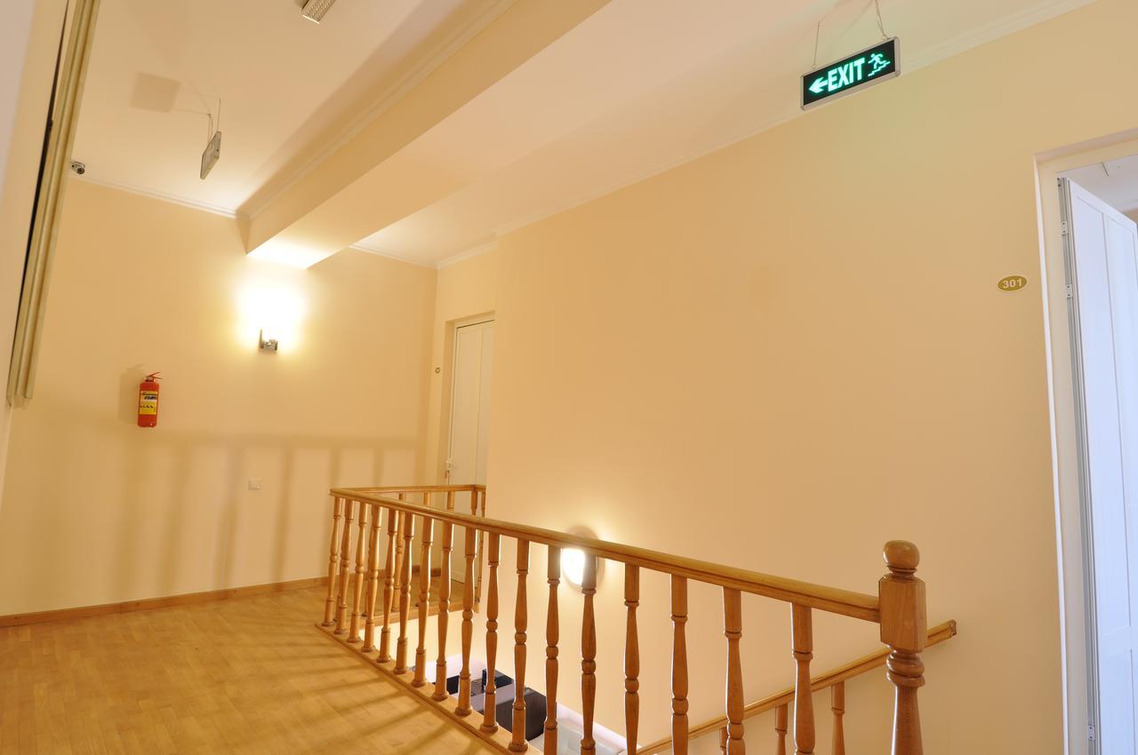 Albert House Hotel And Tours Yerevan Bagian luar foto