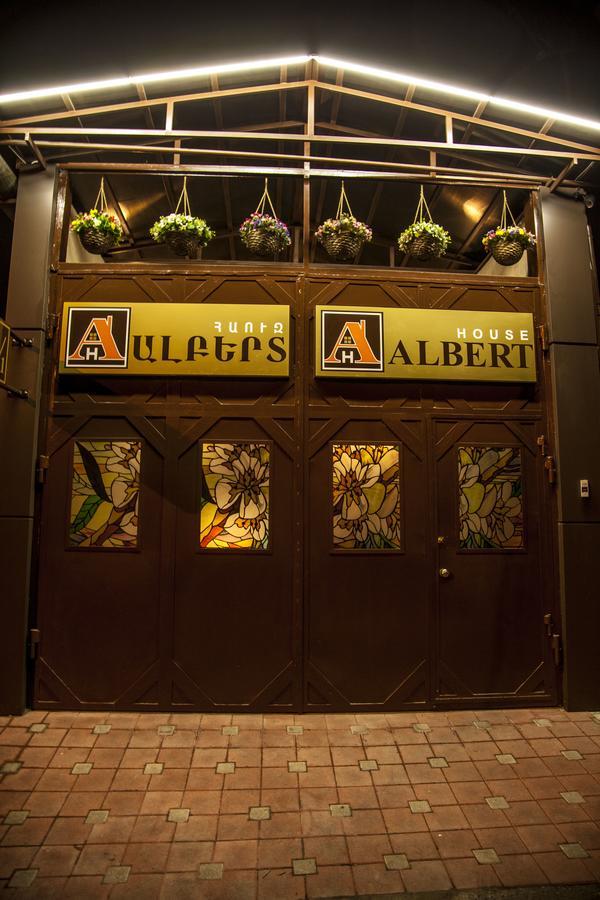 Albert House Hotel And Tours Yerevan Bagian luar foto