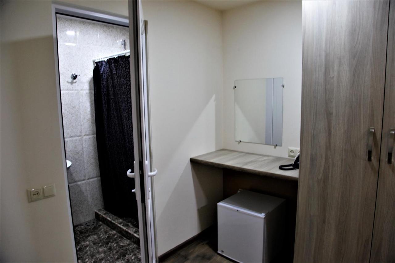 Albert House Hotel And Tours Yerevan Bagian luar foto