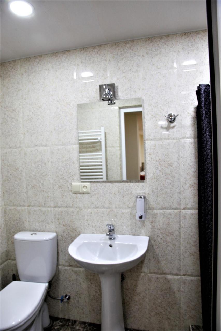 Albert House Hotel And Tours Yerevan Bagian luar foto