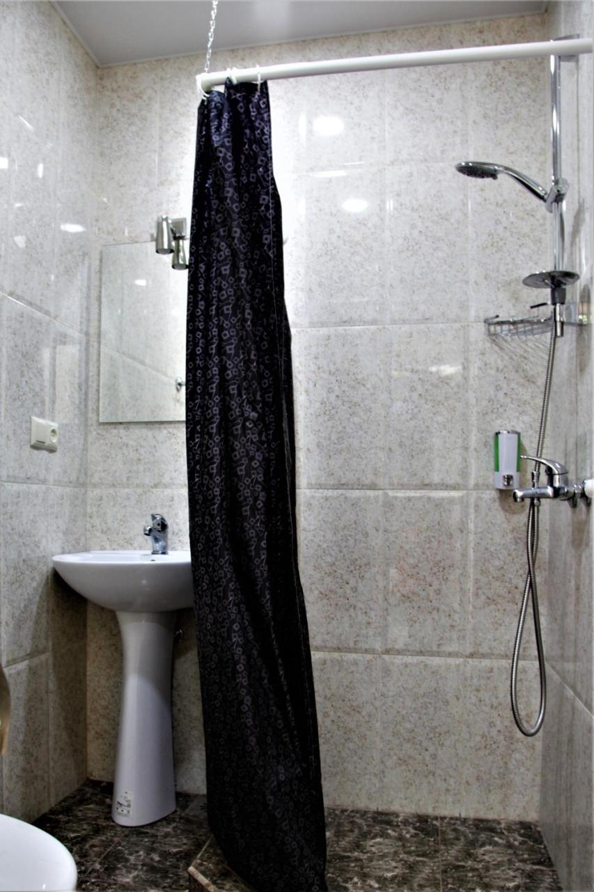Albert House Hotel And Tours Yerevan Bagian luar foto