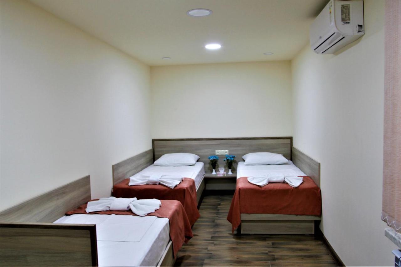 Albert House Hotel And Tours Yerevan Bagian luar foto